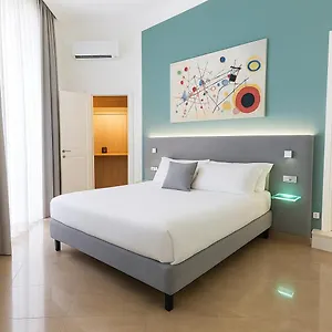 Sanfelice 33 Luxury מלון